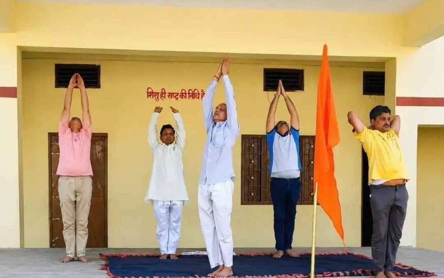 सादाबाद : योगाभ्यास से स्वस्थ रहते हैं शरीर, मन और आत्मा : सोमप्रकाश वार्ष्णेय