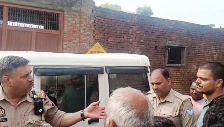 हसायन : विजिलेंस टीम की छापेमारी का विरोध, भाकियू ने आंदोलन की दी चेतावनी