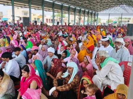 हसायन : बाबा उमाकान्त महाराज ने सत्संग में नशामुक्ति, शाकाहार और पारिवारिक संस्कारों का दिया संदेश