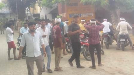हसायन : नाबालिग से मारपीट व रुपये छीनने का आरोप, कार्रवाई की मांग को लेकर ग्रामीणों ने जताया विरोध
