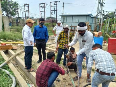 हसायन : विद्युत उपकेन्द्र पर पांच एम.वी.ए.परावर्तक ट्रांसफार्मर की जगह पर रखा गया दस एम.वी.ए का परावर्तक ट्रांसफार्मर, विद्युत उपकेन्द्र पर कार्य के चलते उन्नीस घंटे आपूर्ति हुई ठप्प