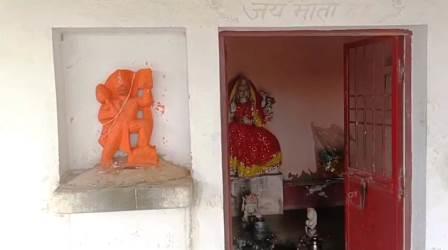 हसायन : धार्मिक स्थल पर प्रतिमाओ को खंडित कर पहुंचाई क्षति, घंटा चोरी व दान पेटिका को ले जाने का किया प्रयास