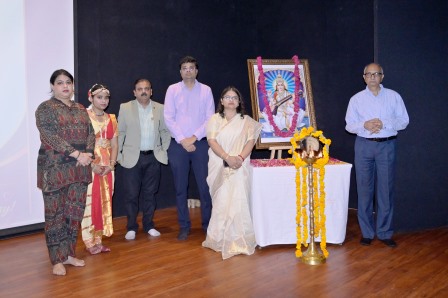 स्वास्थ्य नायकों को सम्मानित कर मनाया राष्ट्रीय चिकित्सक दिवस, केडी मेडिकल कॉलेज में नेशनल डॉक्टर्स डे पर हुए विविध कार्यक्रम, चिकित्सक देश के हेल्थकेयर सिस्टम की नींव : प्रो-चांसलर मनोज अग्रवाल
