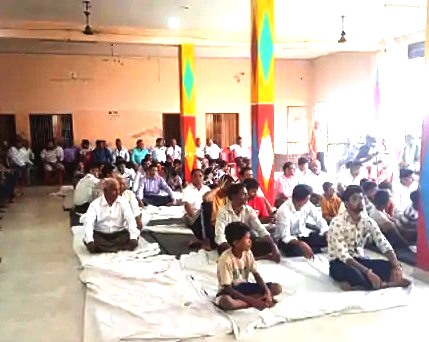 हाथरस में राष्ट्रीय स्वयंसेवक संघ का गुरु दक्षिणा कार्यक्रम आयोजित, भगवा ध्वज के महत्व पर डाला प्रकाश