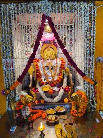 बुधवार (01/07/2026) दर्शन श्री गणेश जी महाराज हरीपर्वत, तरफरा रोड हाथरस