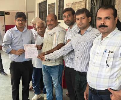 सादाबाद : विद्यालय समय में निर्बाध बिजली आपूर्ति की मांग, शिक्षक संघ ने एसडीएम को सौंपा ज्ञापन