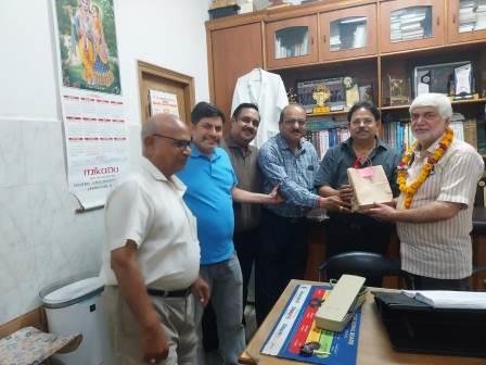 रोटरी क्लब हाथरस हैरिटेज के नए सत्र का शुभारंभ, डॉ. पंकज शर्मा अध्यक्ष व डॉ अनुराग उपाध्याय सचिव बने, डॉक्टर और चार्टर्ड एकाउंटेंट को सम्मानित किया