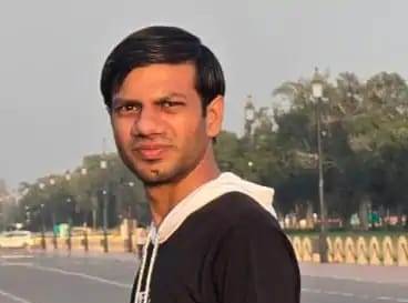 आगरा-अलीगढ़ रोड पर बड़ा सड़क हादसा, शादी की खुशियां मातम में बदलीं, एक युवक की मौत, दो बच्चे गंभीर रूप से घायल