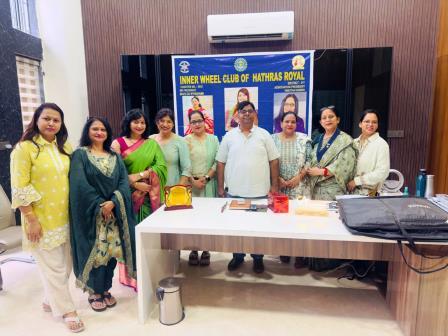 इनरव्हील क्लब ऑफ हाथरस रॉयल ने मनाया सीए डे, सीए भूषण कुमार अग्रवाल हुए सम्मानित