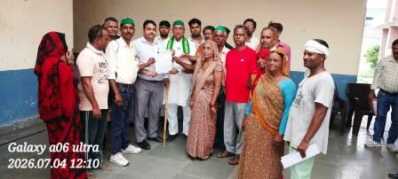 सासनी : तहसील में भाकियू हरपाल गुट का प्रदर्शन, विभिन्न मांगों को लेकर एसडीएम को सौंपा ज्ञापन