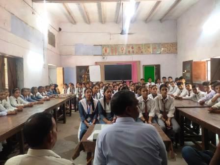 सादाबाद : जल नहीं बचाया तो भविष्य हो सकता है भारी संकट, सादाबाद इंटर कॉलेज में जागरूकता गोष्ठी का आयोजन