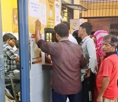 सादाबाद : उमसभरी गर्मी में लगातार बढ़ रहे डिहाइड्रेशन की मरीज, ओपीडी में पंजीकरण की संख्या 500 तक पहुंची, मरीजों के लिए किए गए हैं अतिरिक्त इंतजाम