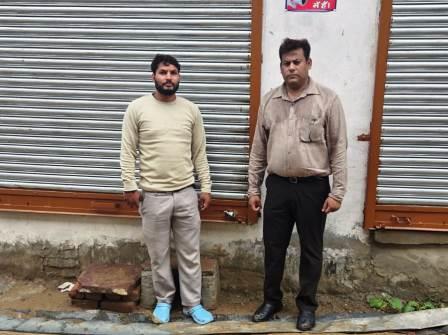 हाथरस में स्वास्थ्य विभाग की बड़ी कार्रवाई, 5 अपंजीकृत क्लीनिक व पैथोलॉजी लैब बंद, कई संचालकों को नोटिस