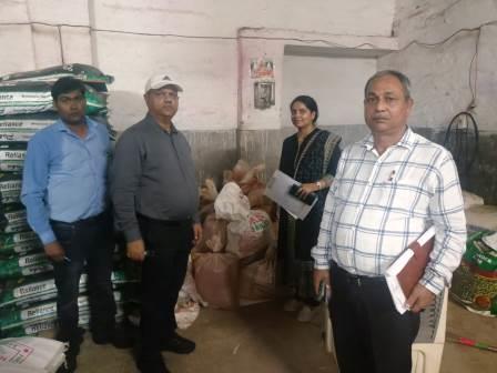 हाथरस में मिलावटी मसालों पर खाद्य सुरक्षा विभाग की कार्रवाई, तीन नमूने लिए, 330 किलो मिर्च पाउडर व 36 क्विंटल हल्दी जब्त