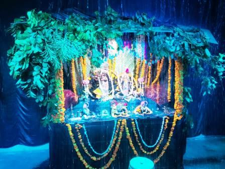 ठाकुर श्री बिहारी जी महाराज मंदिर में हुए काली घटा के दिव्य दर्शन
