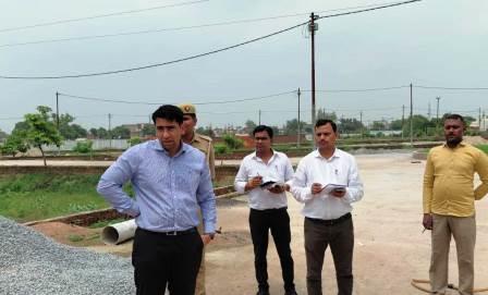 हाथरस में हाईवे किनारे विकसित हो रही कॉलोनियों पर डीएम की सख्ती, आम लोगो के गुमराह होने की आशंका, नियमों का उल्लंघन मिलने पर कार्रवाई के निर्देश