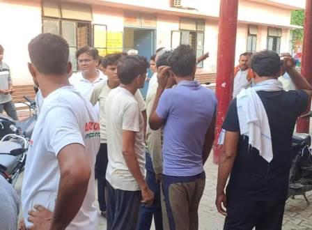 सादाबाद : गढ्ढे में भरे पानी में डूबने से बालक की मौत, क्षेत्र के गांव धनौली का मामला, ईंट भट्टे के लिए खोदा गया था गड्ढा, पिता का इकलौता बेटा था 11 वर्षीय सिद्धांत, परिवार में छाया मातम