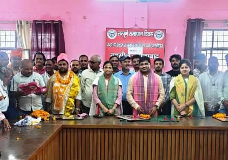 सादाबाद : लेखपाल संघ पदाधिकारियों का स्वागत, तहसील में हुआ स्वागत कार्यक्रम, पूरी निष्ठा, ईमानदारी से दायित्व निर्वहन का दिलाया भरोसा