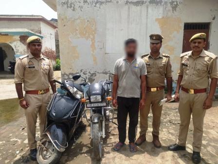 वाहन चोरी का खुलासा: कोतवाली नगर पुलिस ने शातिर चोर को दबोचा, चोरी की स्कूटी व बाइक बरामद