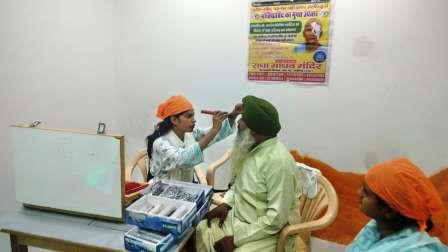 गुरुद्वारा श्री गुरु नानक दरबार में निशुल्क नेत्र चिकित्सा शिविर का आयोजन, सैकड़ों लोगों ने उठाया लाभ