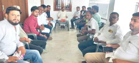 सिकन्दराराऊ : विधायक ने सुनीं क्षेत्रवासियों की समस्याएं, अधिकारियों को दिए त्वरित निस्तारण के निर्देश