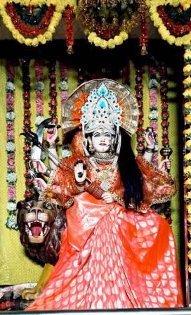 सिकन्दराराऊ : सिद्ध पीठ पथवारी माता मंदिर में बृजेश्वरी माता की वर्षगांठ आज, हवन, भजन संध्या और फूल बंगला रहेगा आकर्षण
