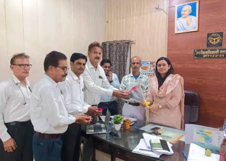 सादाबाद : नवागत एसडीएम का अधिवक्ताओं ने किया स्वागत, दी बार एसोसिएशन अध्यक्ष के नेतृत्व में एसडीएम से मिला अधिवक्ताओं का प्रतिनिधि मंडल