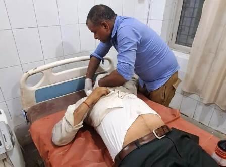 सादाबाद : पुल पर बाइक फिसली, युवक घायल, बाइक के सामने कुत्ता आ जाने से खोया बाइक का संतुलन