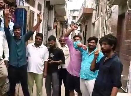 सादाबाद : बिजली कटौती पर फूटा लोगों का गुस्सा, लाइन में फॉल्ट होने पर रिश्वत मांगते है बिजली कर्मी