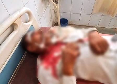सादाबाद : स्कूल बस से टकराया ई रिक्शा, चार घायल  घायलों में दो छात्राएं, महिला भी शामिल, घायलों को पहुंचाया सीएचसी