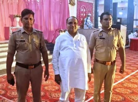 सादाबाद : सपा के पूर्व विधायक, पूर्व जिलाध्यक्ष सहित कई नजरबंद, दिल्ली के जंतर मंतर पर प्रस्तावित धरना प्रदर्शन में शामिल होने से पहले ही पुलिस ने किया हाउस अरेस्ट