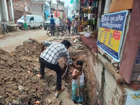 हसायन : सात दिन से ठप पेयजल आपूर्ति, जर्जर पाइपलाइन नहीं होने से हसायन के लोग परेशान