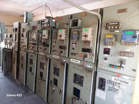 हसायन : 33 केवी लाइन में फॉल्ट से 95 गांवों की बिजली आठ घंटे रही गुल, उमस से बेहाल हुए लोग