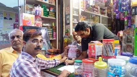 सासनी : गो सम्मान आह्वान अभियान के तहत विहिप-बजरंग दल ने चलाया हस्ताक्षर अभियान