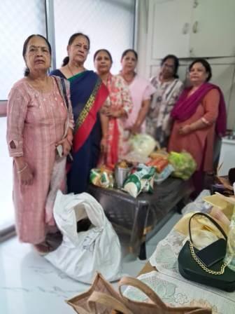जायंट्स ग्रुप ऑफ हाथरस पहल ने जरूरतमंदों को कराया भोजन, राशन सामग्री भी वितरित