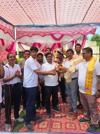 सीए, जीएसटी और आयकर अधिकारियों के बीच हुआ मैत्री मैच, खेल भावना के साथ GST इलेवन ने दर्ज की जीत, कैलाश सैनी बने प्लेयर ऑफ द मैच