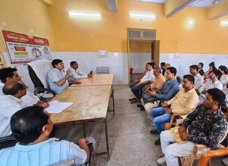 सादाबाद : कांवड़ियों को मिलेंगी बेहतर स्वास्थ्य सेवाएं, कांवड़ मार्ग पर स्थापित शिविरों में रहेगी विशेष सुविधाएं,  शिविर, मेडिकल स्टाफ की निगरानी होगी कॉल सेंटर के माध्यम से