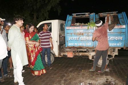 स्वच्छता, जल निकासी और रात्रिकालीन सफाई व्यवस्था का लिया जायजा, पालिकाध्यक्ष ने रात में संभाली कमान, अधिकारियों को दिए सख्त निर्देश
