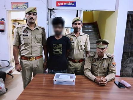 अपराधियों पर शिकंजा: पुलिस ने अवैध चाकू के साथ आरोपी को दबोचा, फरार एवं वांछित अपराधियों के खिलाफ अभियान जारी, एक आरोपी गिरफ्तार