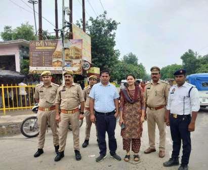 सासनी में बाल भिक्षावृत्ति व बाल श्रम के खिलाफ चला विशेष अभियान, लोगों को किया जागरूक