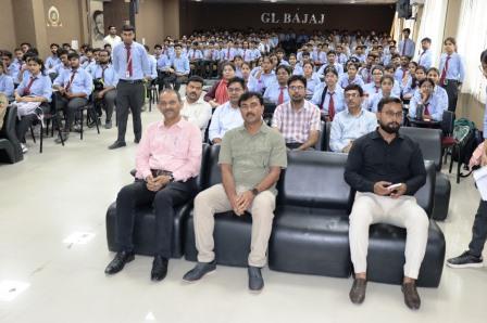 मथुरा : जीएल बजाज के विद्यार्थियों ने लिया प्राकृतिक संसाधनों को बचाने का संकल्प, प्रकृति का संरक्षण हमारी सामूहिक जिम्मेदारीः डॉ. अनिल कुमार पटेल
