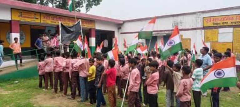 हसायन : तिरंगा यात्रा रैली निकालकर समाज में जगाया देश भक्ति का अलख