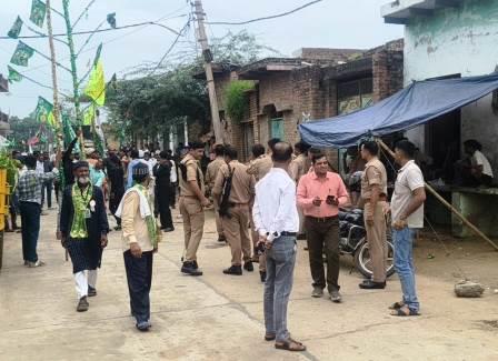 हसायन : प्रशासनिक अनुमति के बावजूद ईद मिलादुन्नबी के जुलूस निकालने को लेकर पनपा विवाद,प्रशासन के हस्तक्षेप के बाद निकला जुलूस