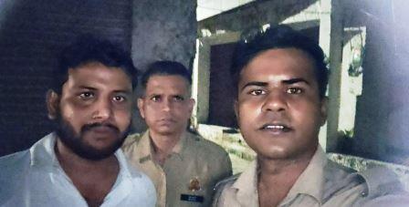 हसायन : आत्मदाह की घोषणा के बाद राष्ट्रीय हिन्दू साम्राज्य के संस्थापक/राष्ट्रीय अध्यक्ष को किया नजरबंद, जिलाधिकारी से शिकायत करने जा रहे थे पुलिस ने रात से ही निगरानी में लिया