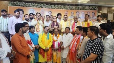 भाजपा कार्यकर्ताओं ने धूमधाम से मनाया सांसद अनूप प्रधान वाल्मीकि का 46वां जन्मदिन