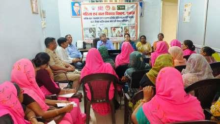 बेटियों को दें आगे बढ़ने का अवसर, बाल विवाह रोकने को लेकर किया जागरूक