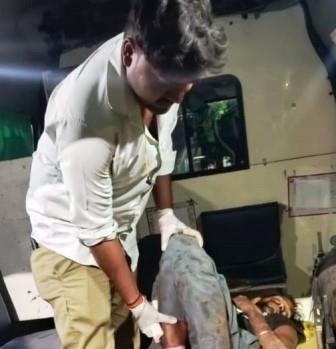 हसायन : पिकअप कैंटर की आमने सामने की भिंडत में तीन घायल, जलेसर सिकन्दराराऊ मार्ग स्थित जरेरा पुलिस चौकी के निकट हुई दुर्घटना