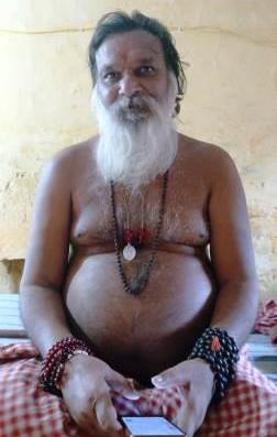 सिकन्दराराऊ : रामबाग मंदिर के जीर्णोद्धार को लेकर नागा साधुओं की एंट्री, बोले- हालात नहीं सुधरे तो जुटेगा संत समाज