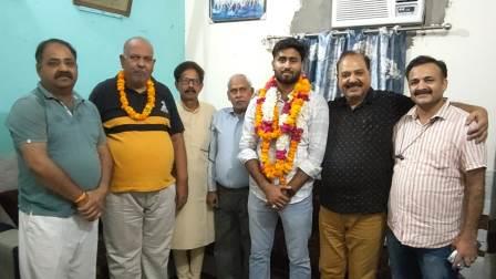 सादाबाद : सहपऊ के यश ने ऑल इंडिया सीएमए परीक्षा में लहराया परचम
