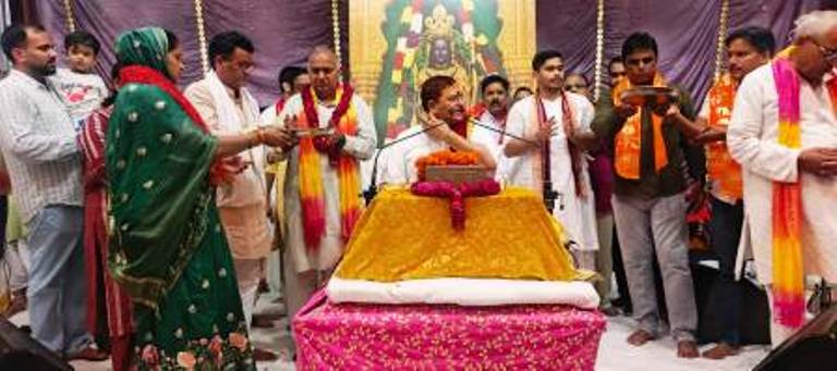 सासनी : श्रीराम कथा में गूंजा प्रभु राम के आदर्शों का संदेश, भरत के त्याग और केवट की भक्ति का हुआ वर्णन
